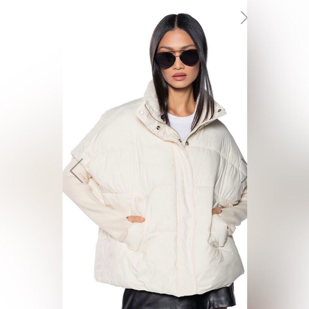 DO IT FOR FUN RIBBED SLEEVE PUFFER COAT IN IVORY size LARGE